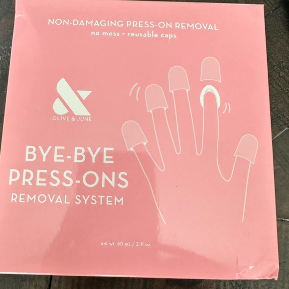 Olive & June The Instant Mani 3 Pack of Press on Nails Size Short/Extra Short - Picture 4 of 4